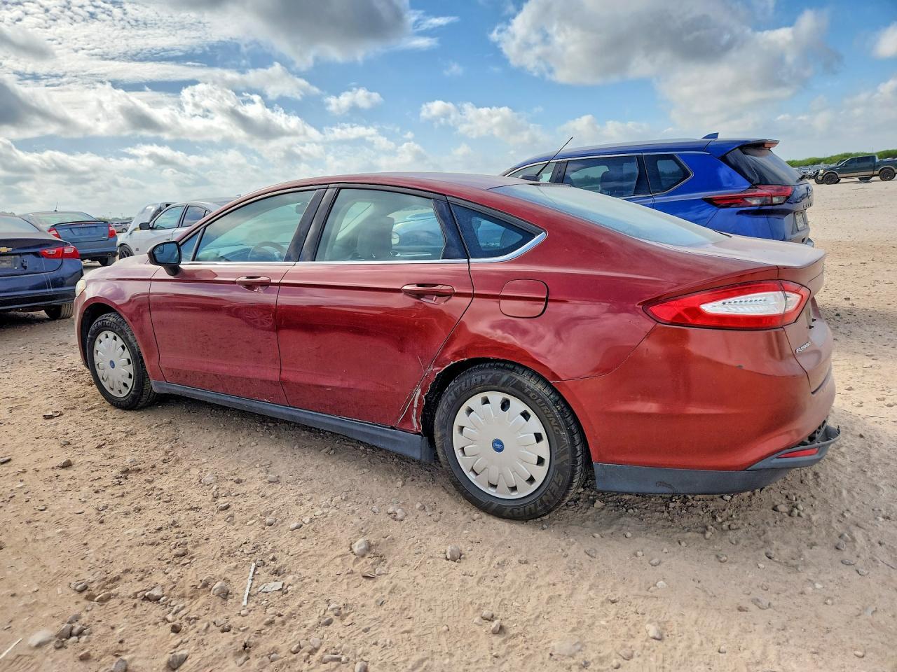 2014 Ford Fusion S - zdjęcie 2