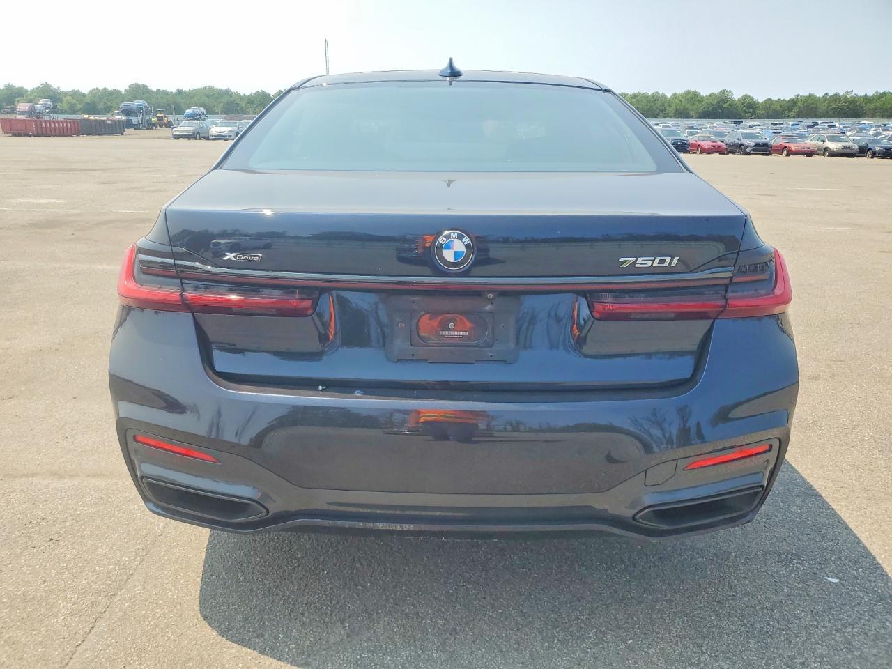 2021 BMW 750 Xi - zdjęcie 6