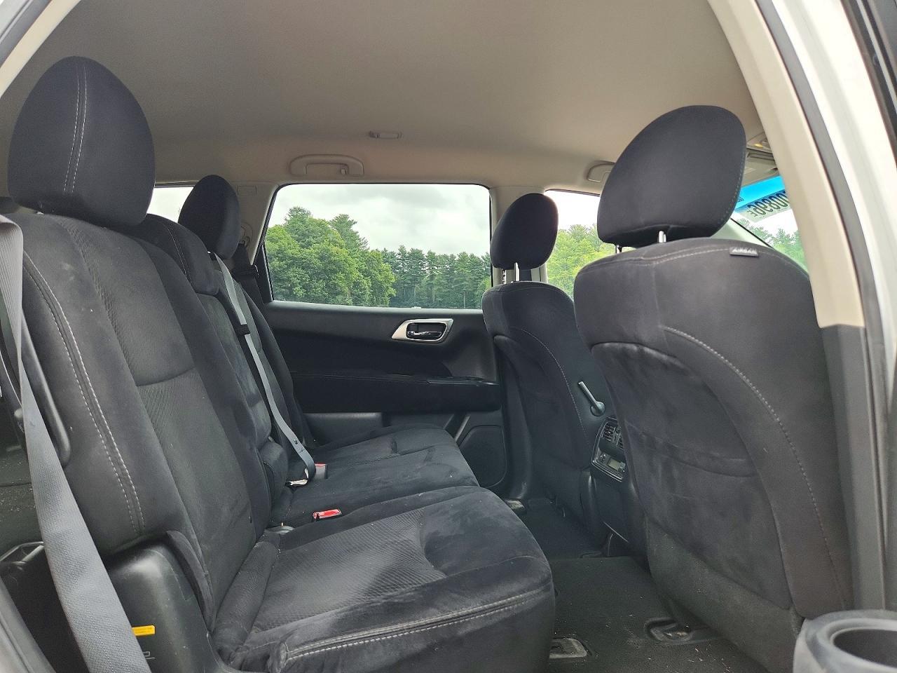 2015 Nissan Pathfinder S - zdjęcie 11