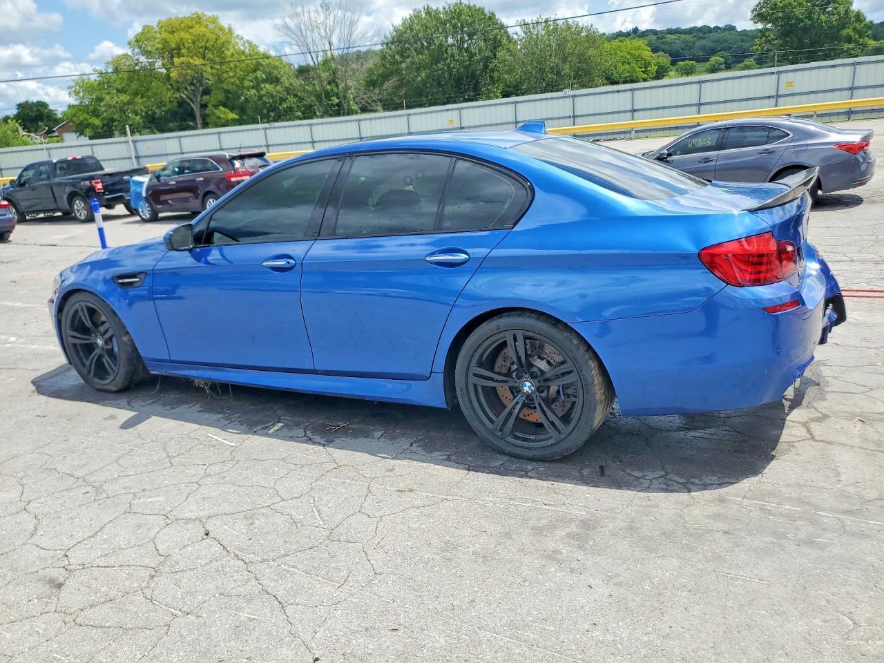 2013 BMW M5 - zdjęcie 2