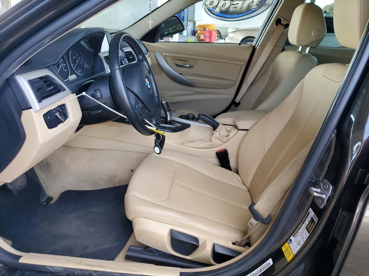 2016 BMW 320 I - zdjęcie 7