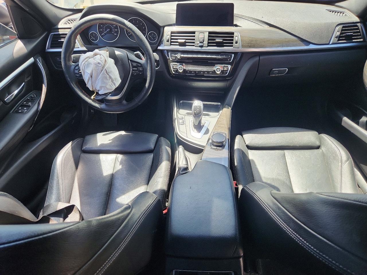 2018 BMW 330 I - zdjęcie 8