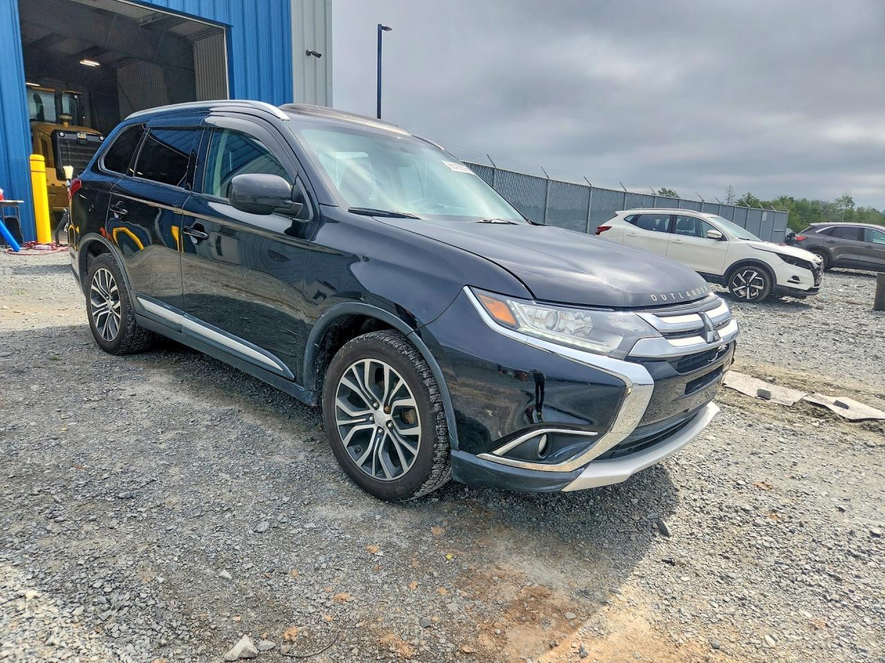 2017 Mitsubishi Outlander Es - zdjęcie 4