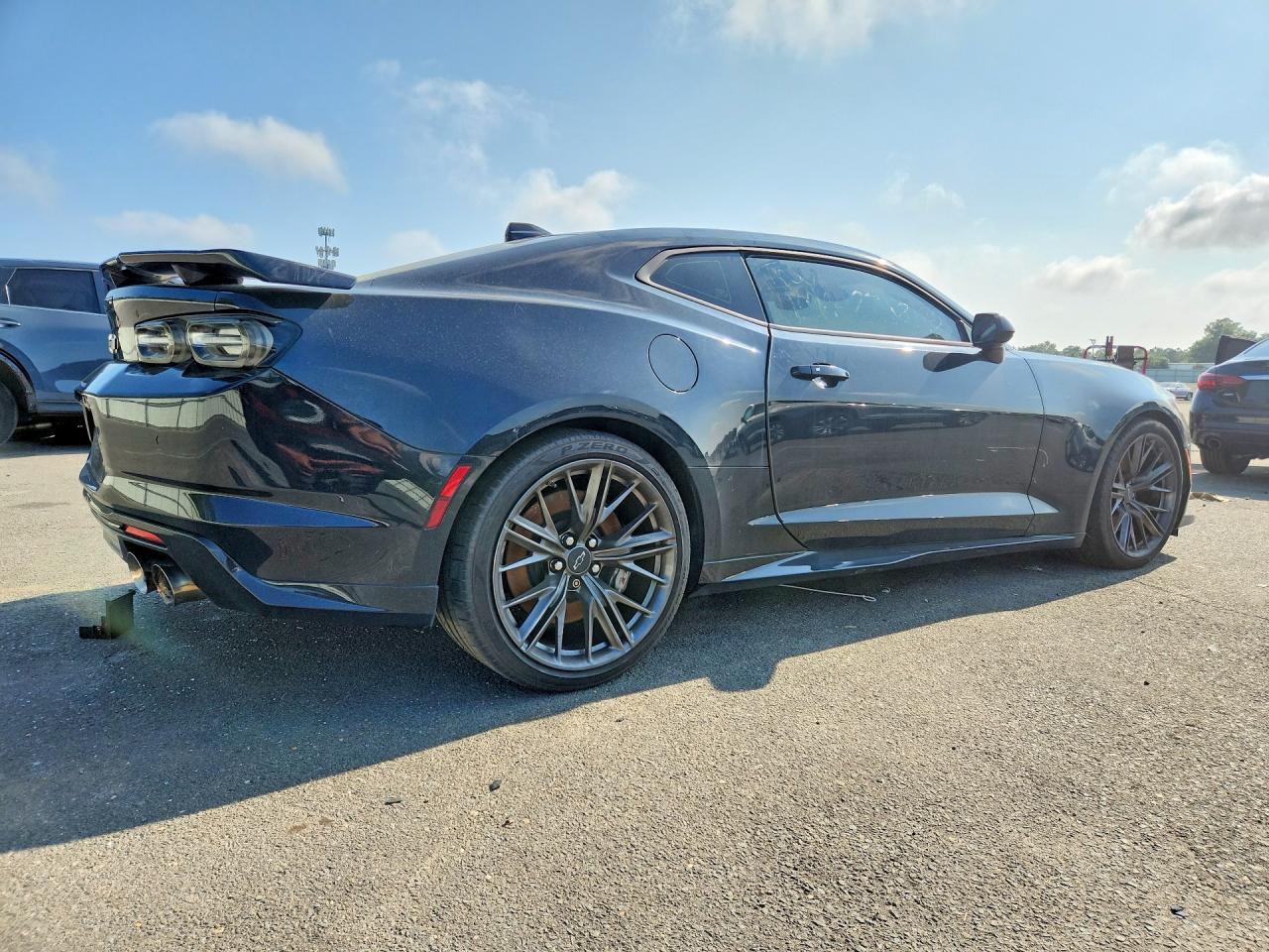 2023 Chevrolet Camaro Zl1 - zdjęcie 3