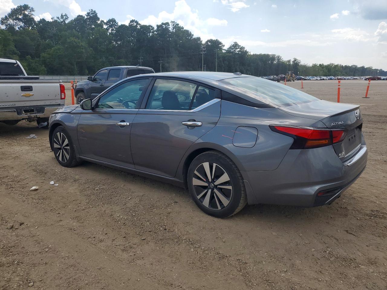 2021 Nissan Altima Sv - zdjęcie 2