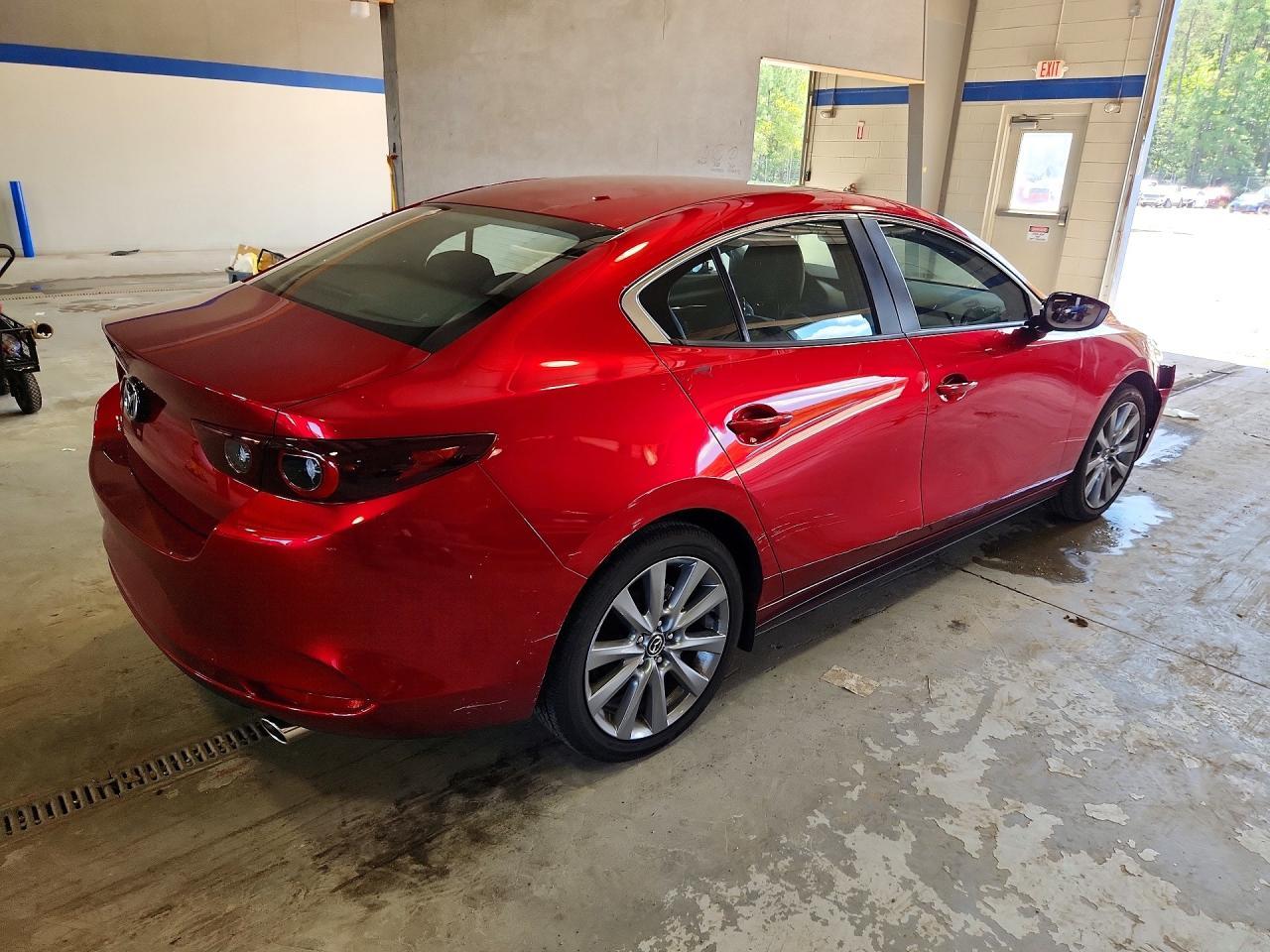 2026 Mazda 3 Preferred - zdjęcie 3