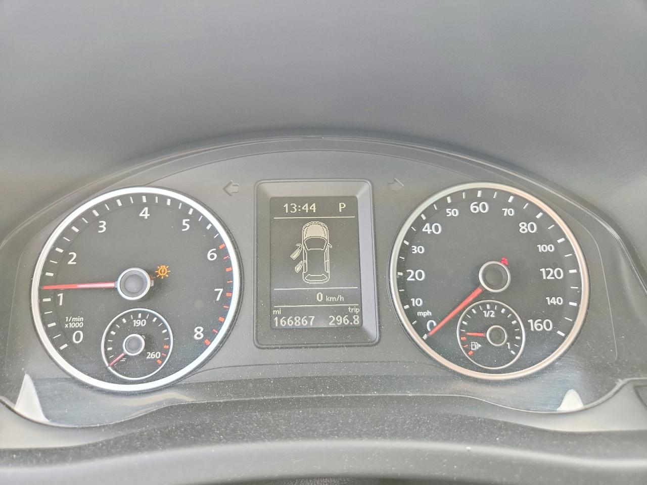 2013 Volkswagen Tiguan S - zdjęcie 9
