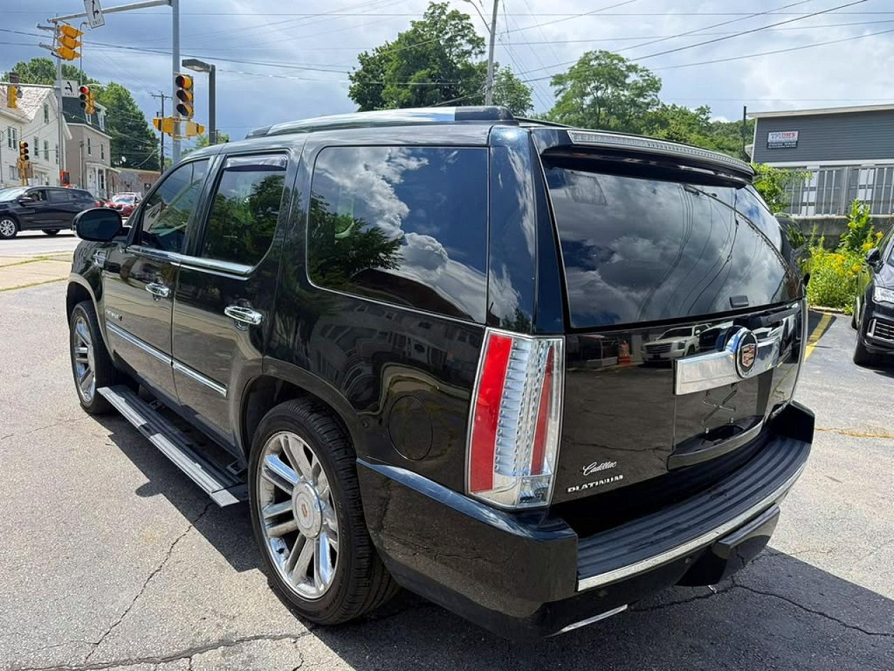 2014 Cadillac Escalade Platinum - zdjęcie 2