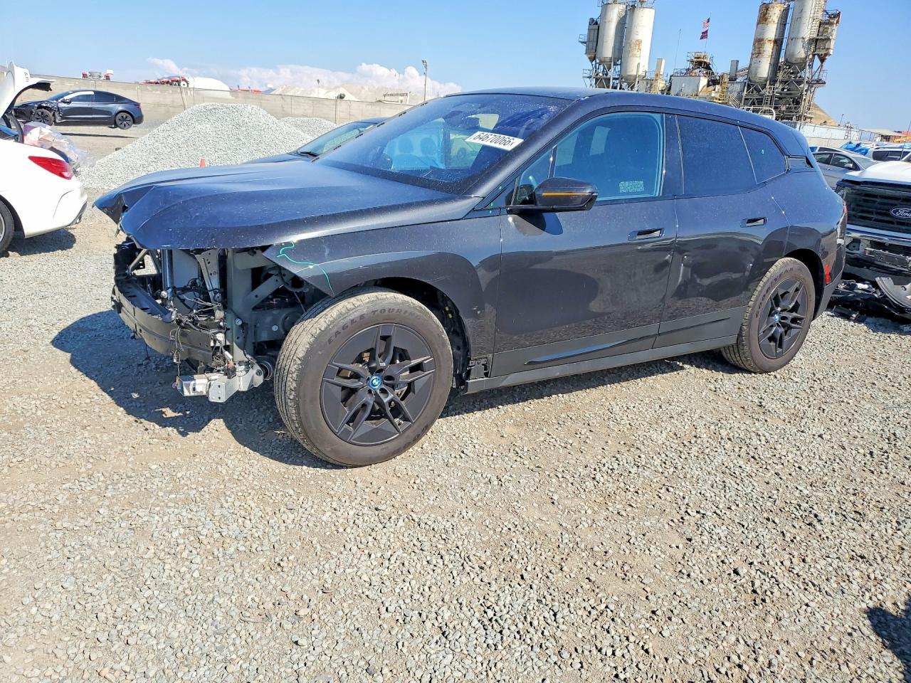 2023 BMW Ix xDrive50 - zdjęcie główne