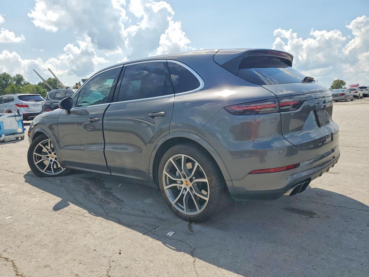 2019 Porsche Cayenne Turbo - zdjęcie 2