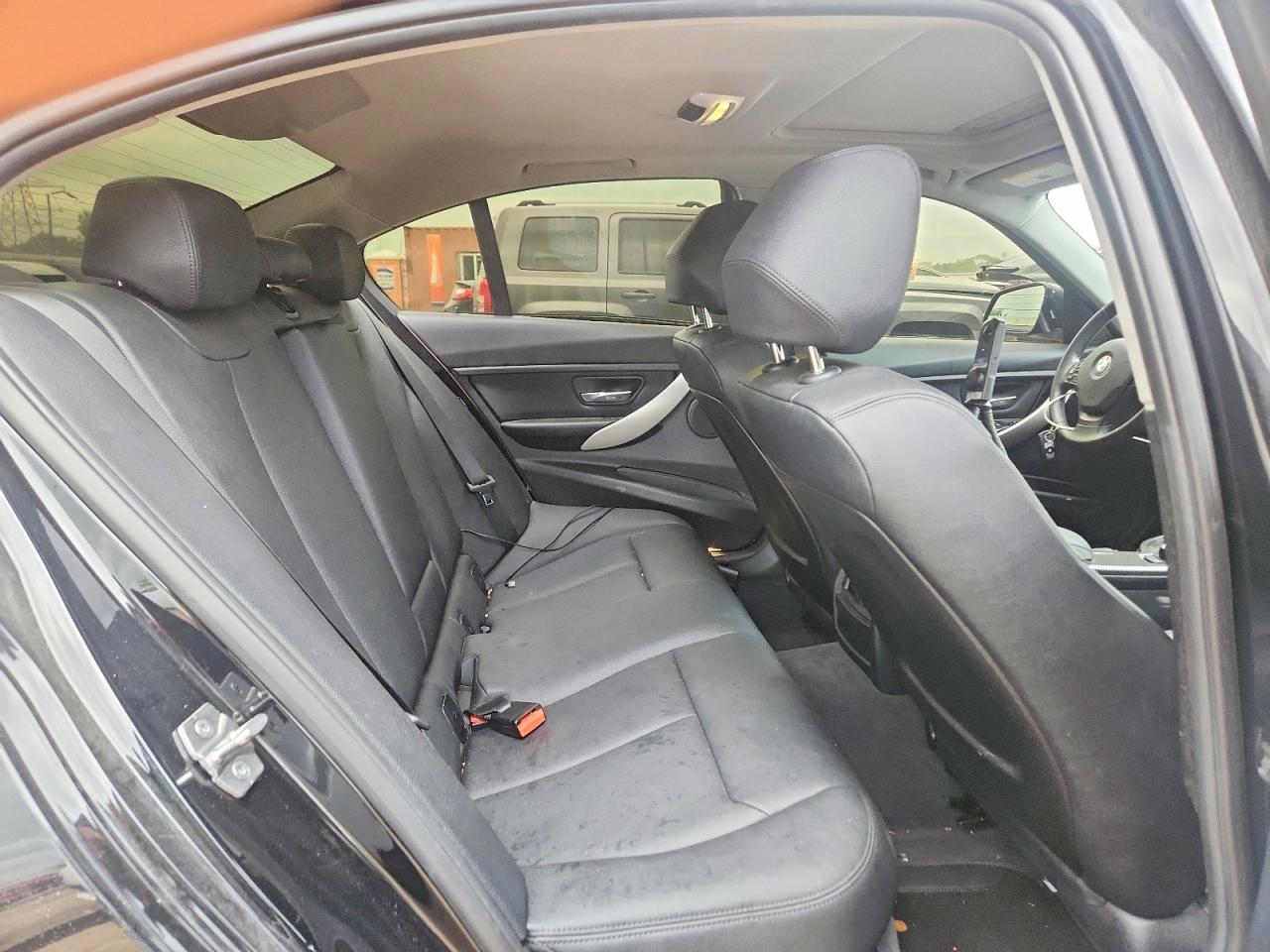 2015 BMW 320 I xDrive - zdjęcie 10
