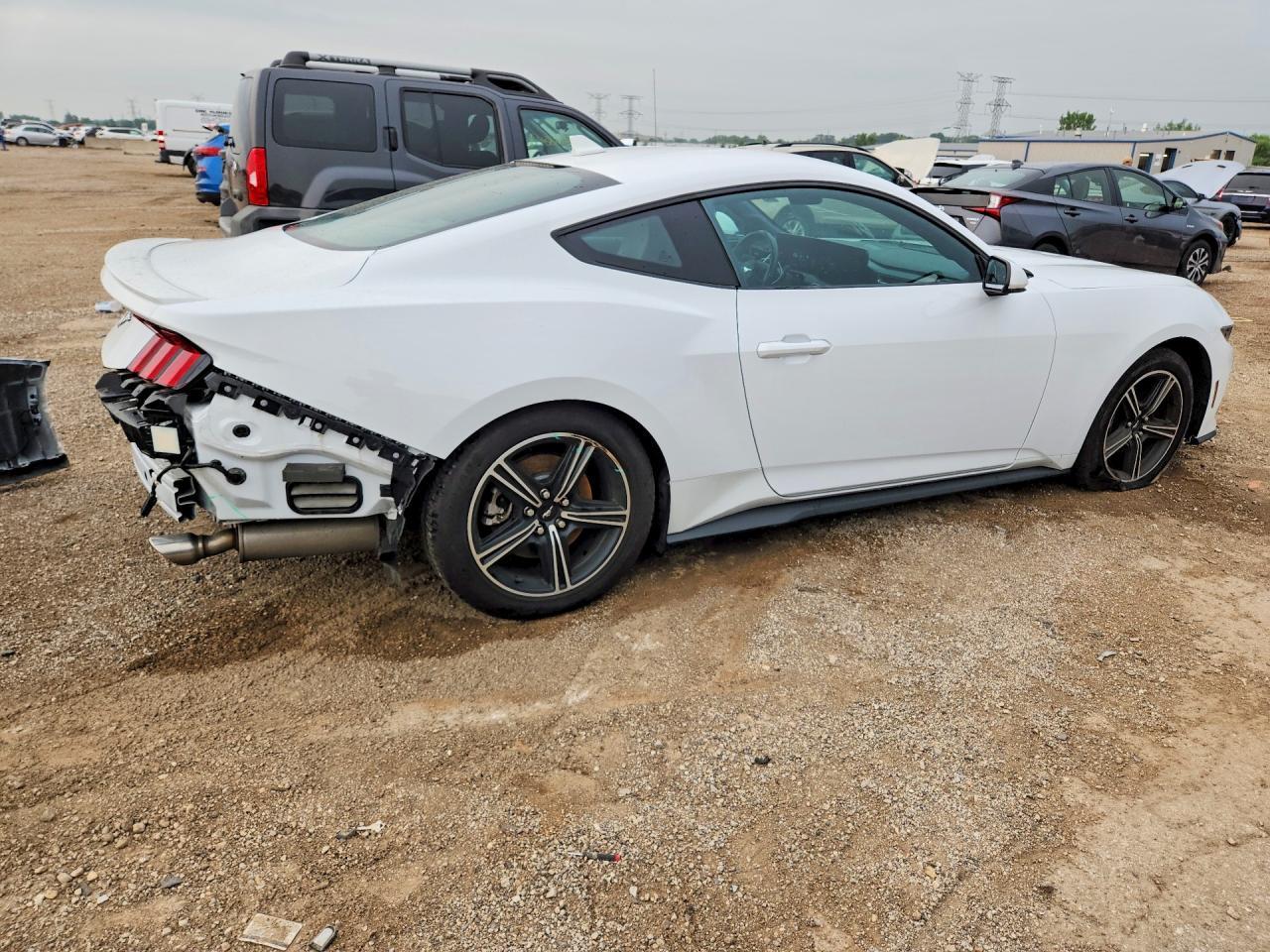 2024 Ford Mustang - zdjęcie 3