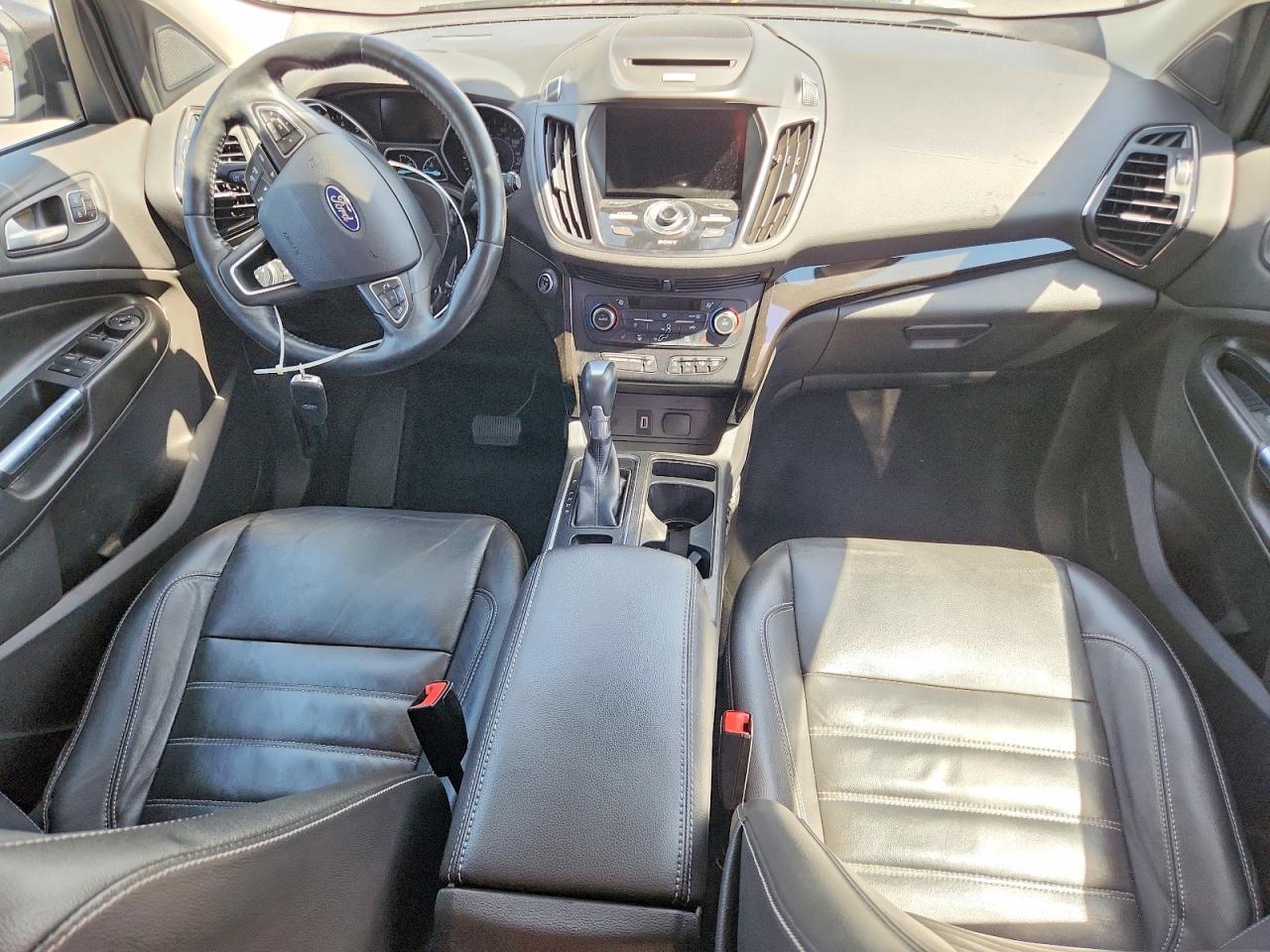 2017 Ford Escape Titanium - zdjęcie 15