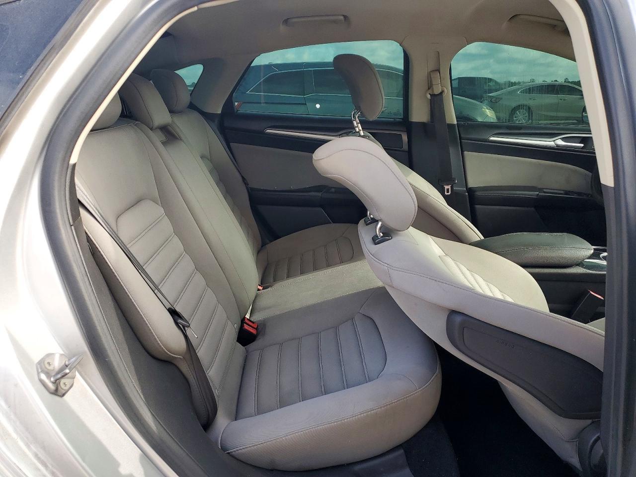 2013 Ford Fusion S - zdjęcie 10