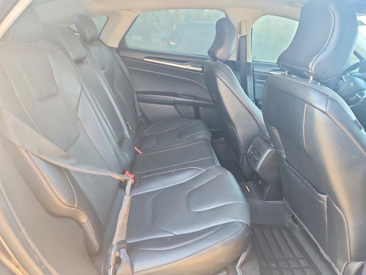 2019 Ford Fusion Titanium - zdjęcie 10