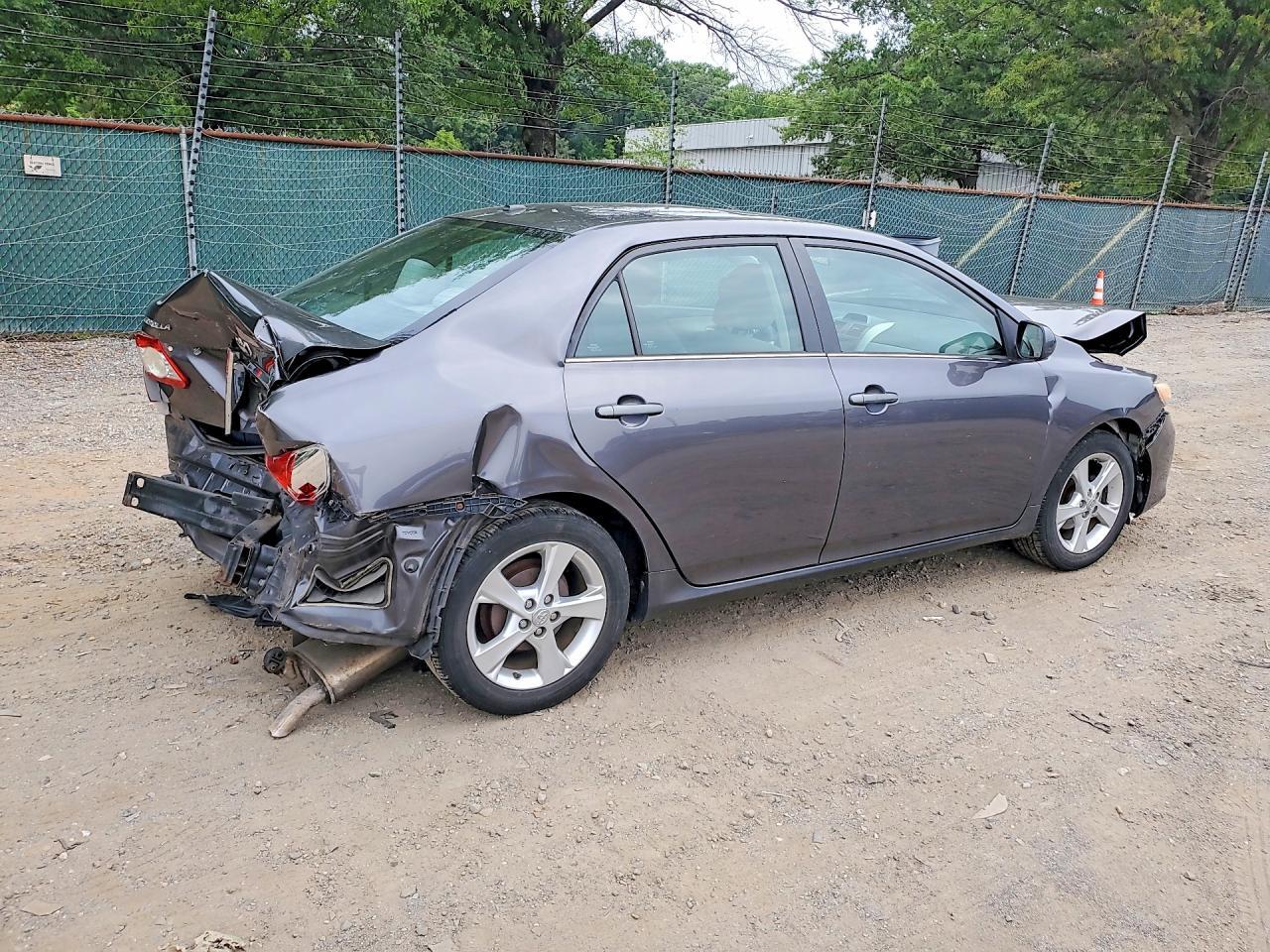 2013 Toyota Corolla Le - zdjęcie 3