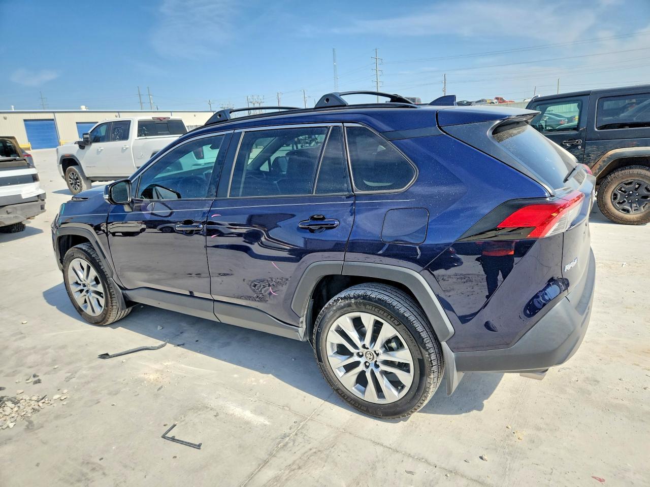 2024 Toyota Rav4 Xle Premium - zdjęcie 2
