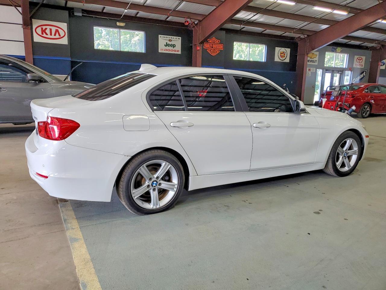 2015 BMW 328 I - zdjęcie 3