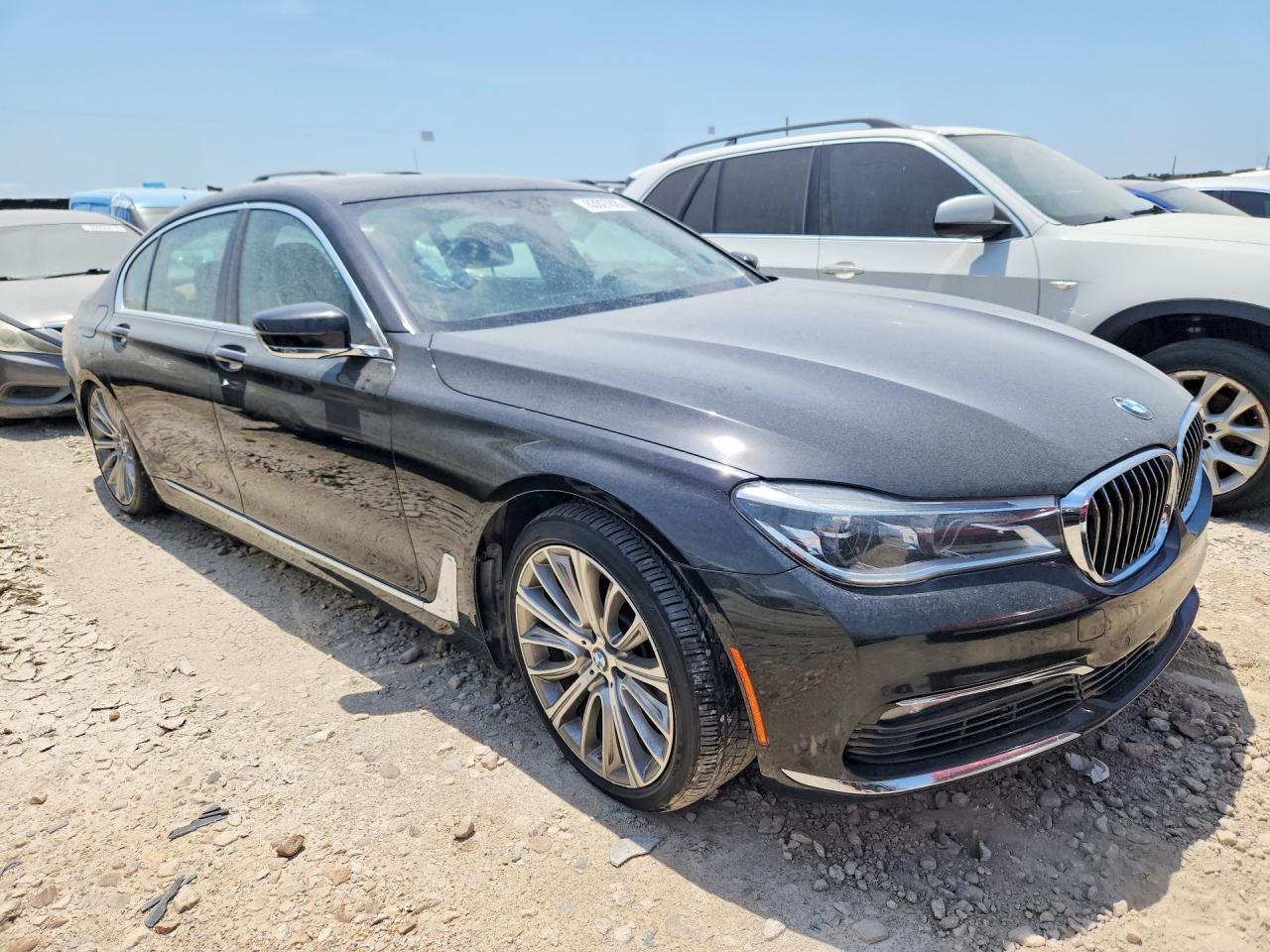 2016 BMW 750 I - zdjęcie 4