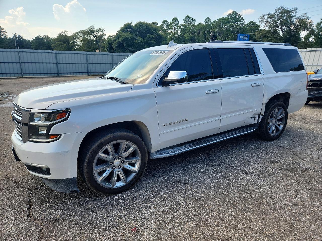 2019 Chevrolet Suburban C1500 Premier - zdjęcie główne