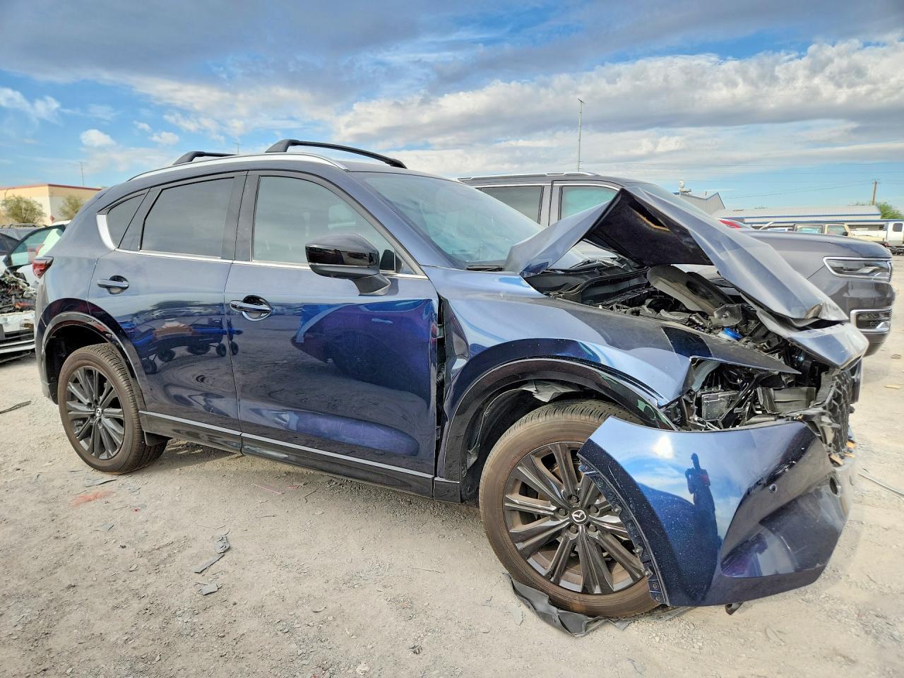 2025 Mazda Cx-5 Premium - zdjęcie 4