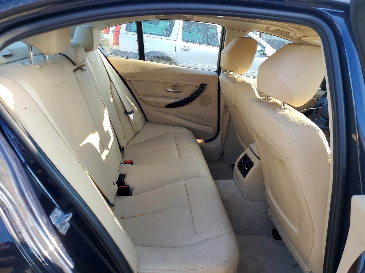 2014 BMW 320 I xDrive - zdjęcie 10