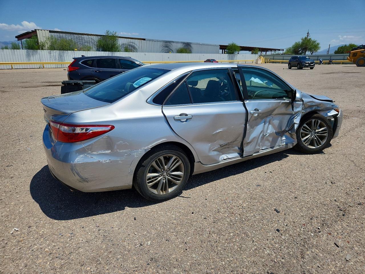 2017 Toyota Camry Se - zdjęcie 3