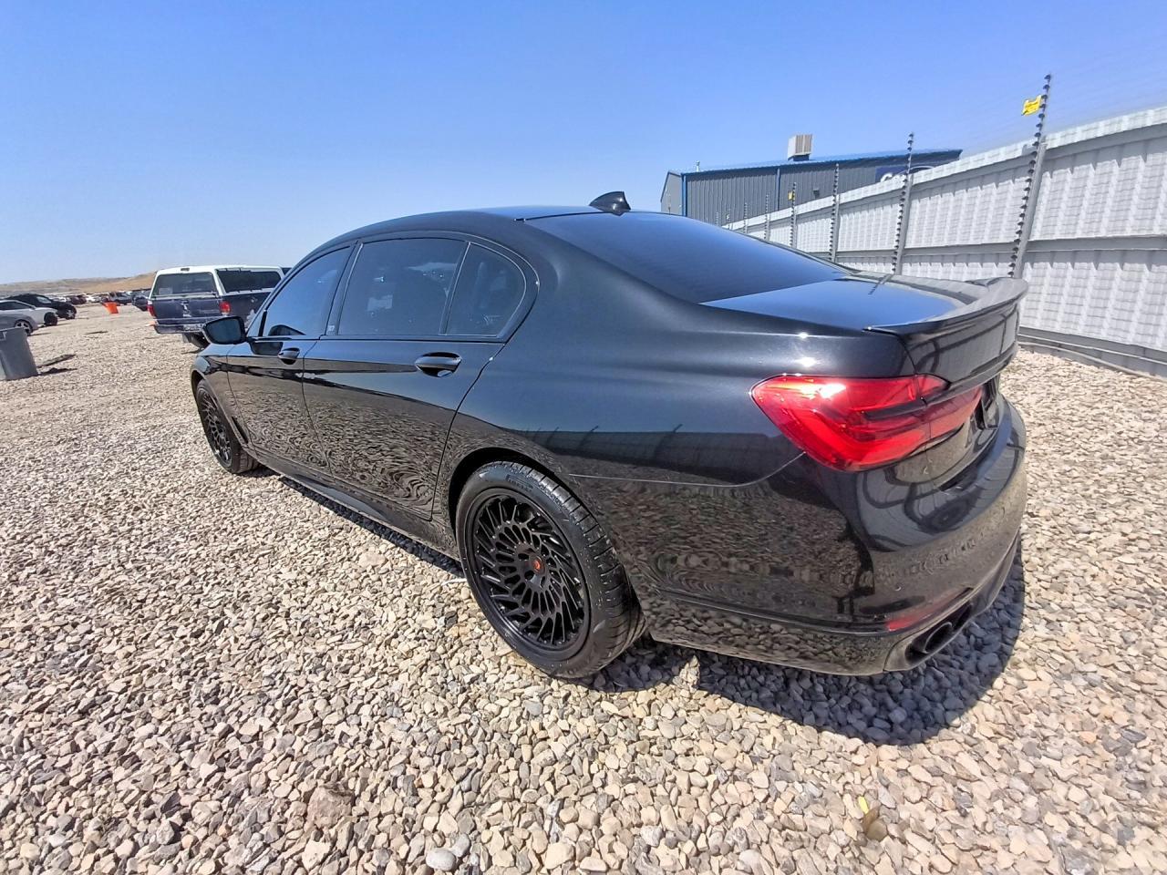 2017 BMW Seria 7 B7 - zdjęcie 2