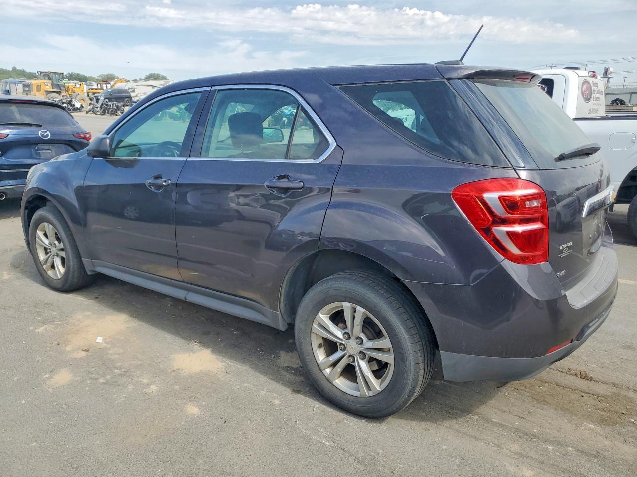 2016 Chevrolet Equinox Ls - zdjęcie 2