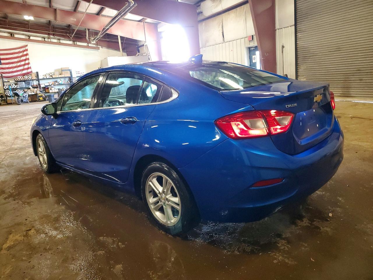 2018 Chevrolet Cruze Lt - zdjęcie 2
