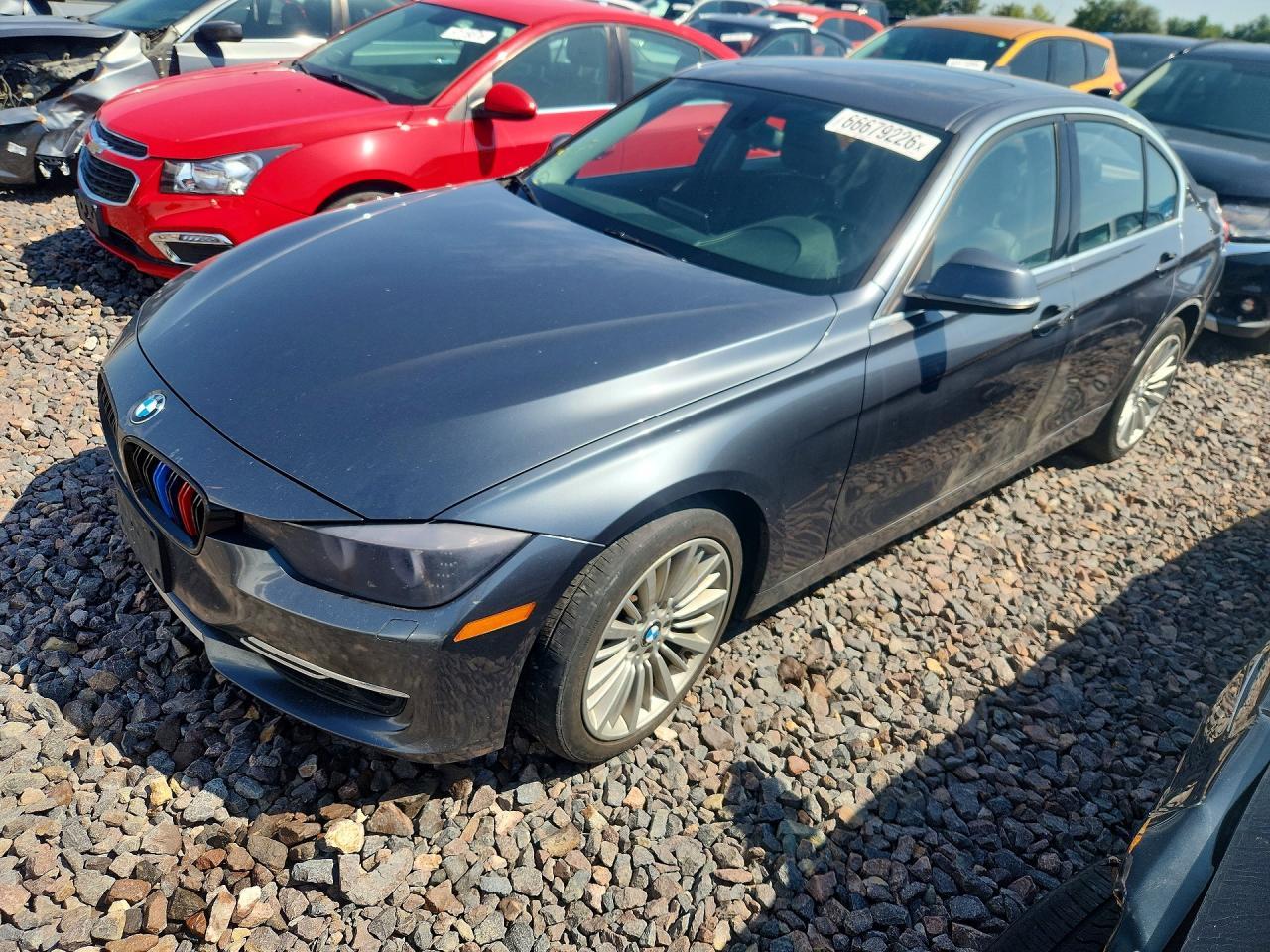 2014 BMW Seria 3 328i - zdjęcie główne