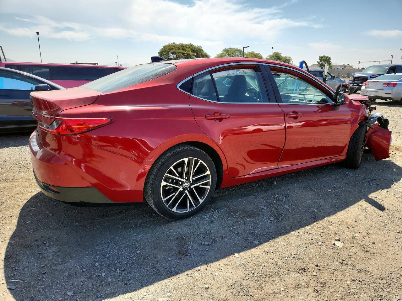 2025 Toyota Camry Xle - zdjęcie 3