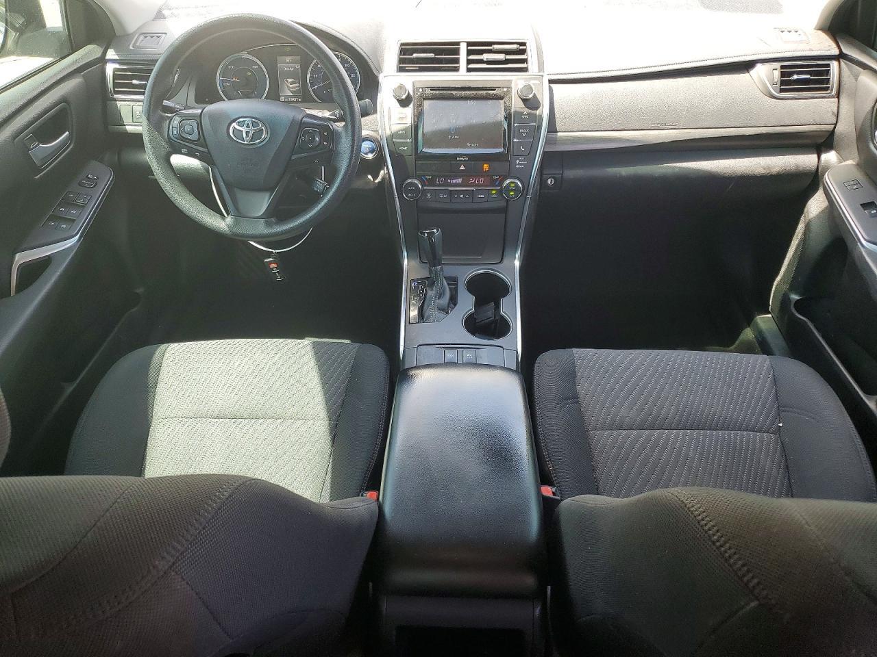 2017 Toyota Camry Hybrid Le - zdjęcie 8