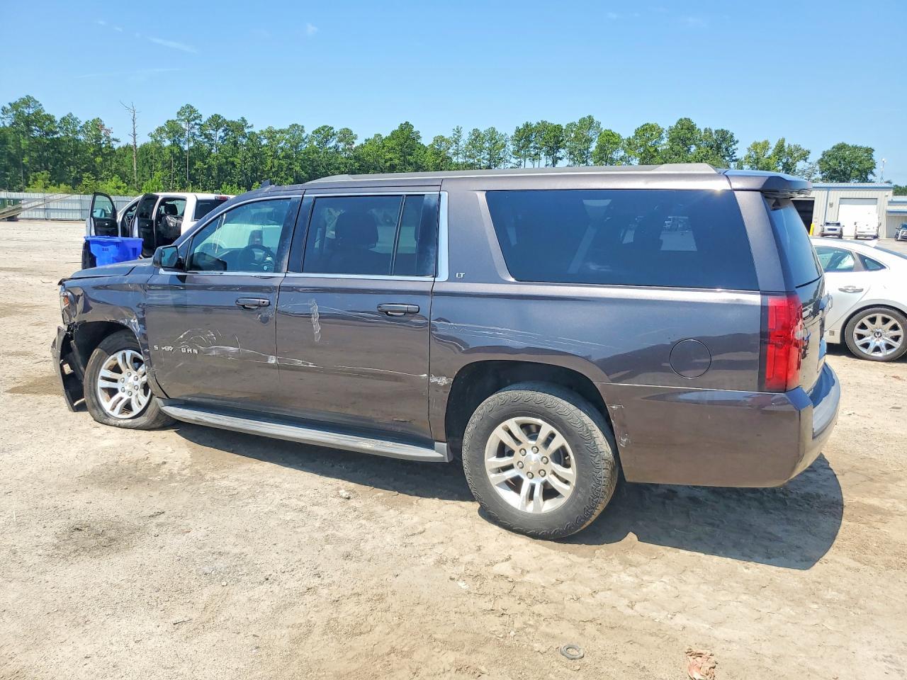 2016 Chevrolet Suburban K1500 Lt - zdjęcie 2