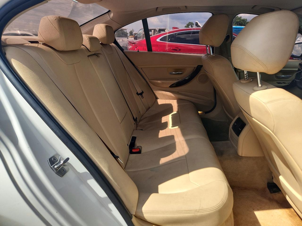 2015 BMW 320 I - zdjęcie 10