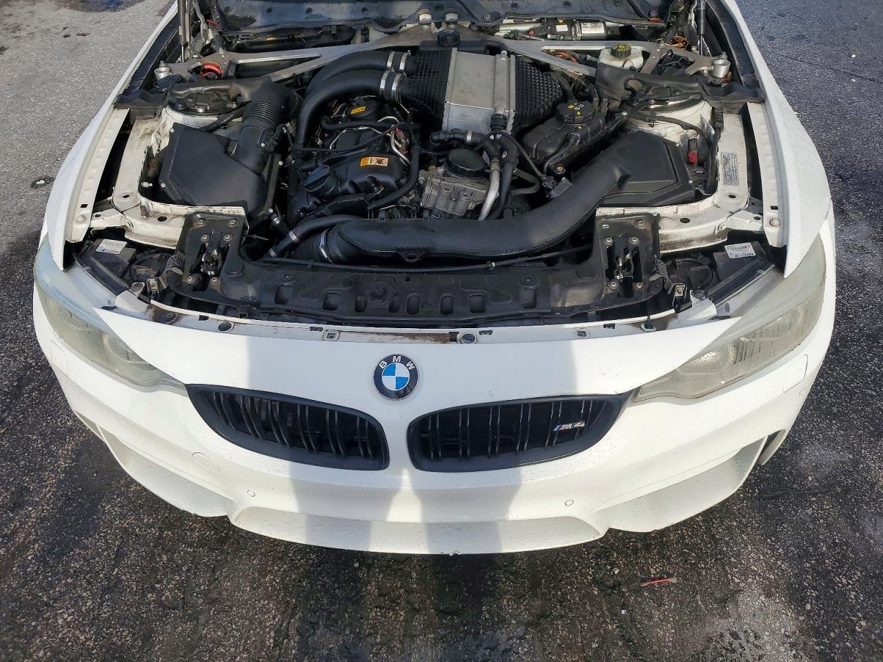 2015 BMW M4 - zdjęcie 11