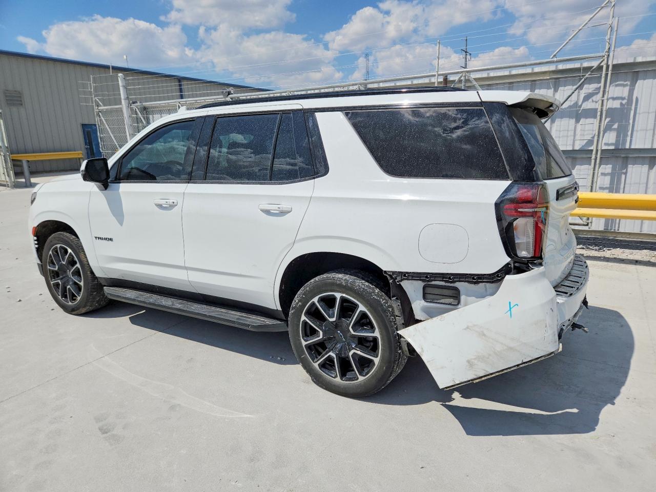 2023 Chevrolet Tahoe C1500 Rst - zdjęcie 2