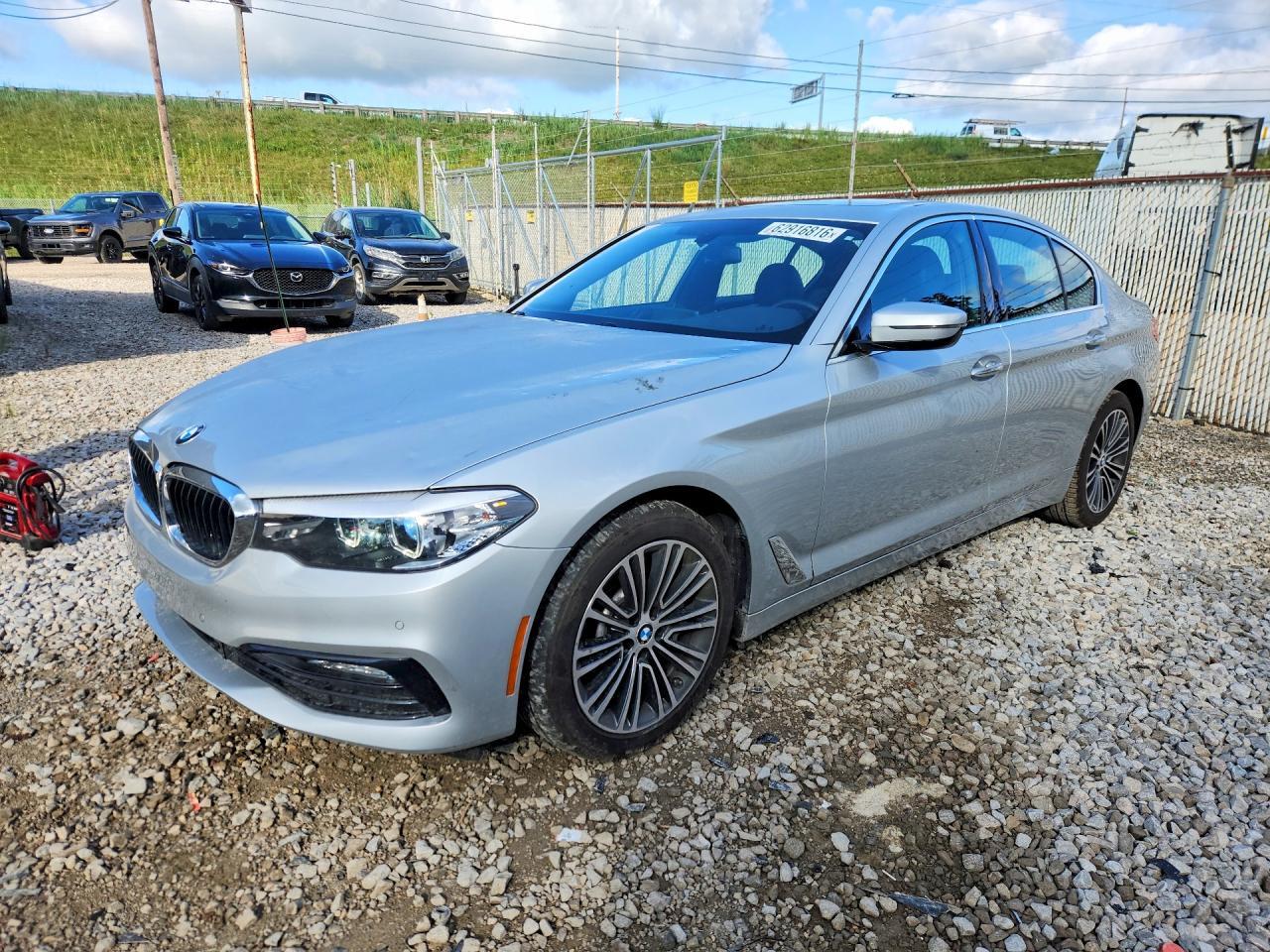 2018 BMW Seria 5 530i - zdjęcie główne