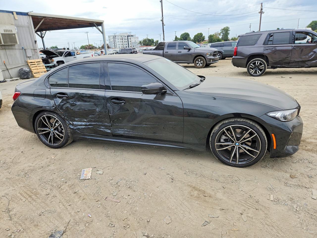 2023 BMW 330I - zdjęcie 4