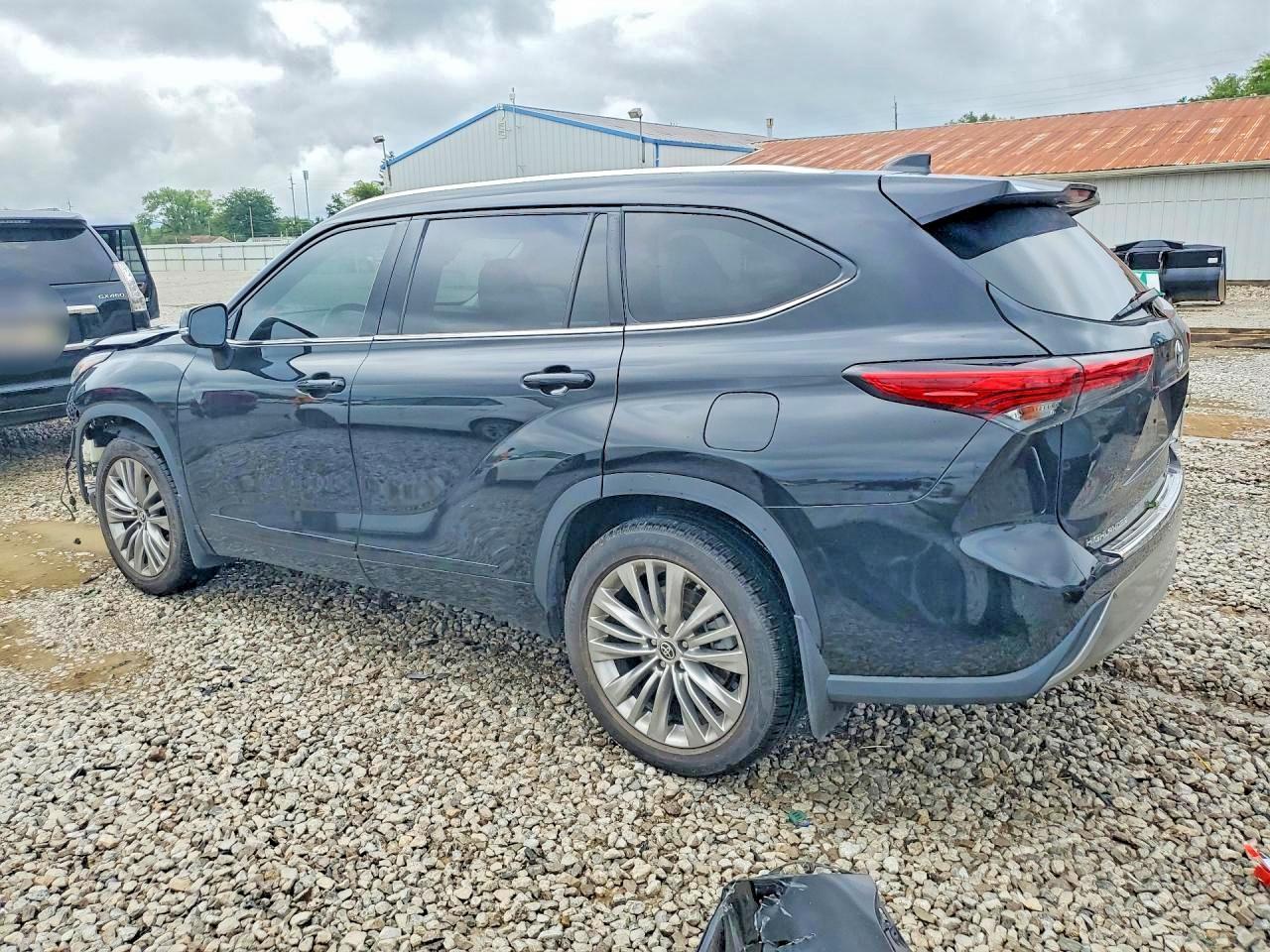 2020 Toyota Highlander Platinum - zdjęcie 2