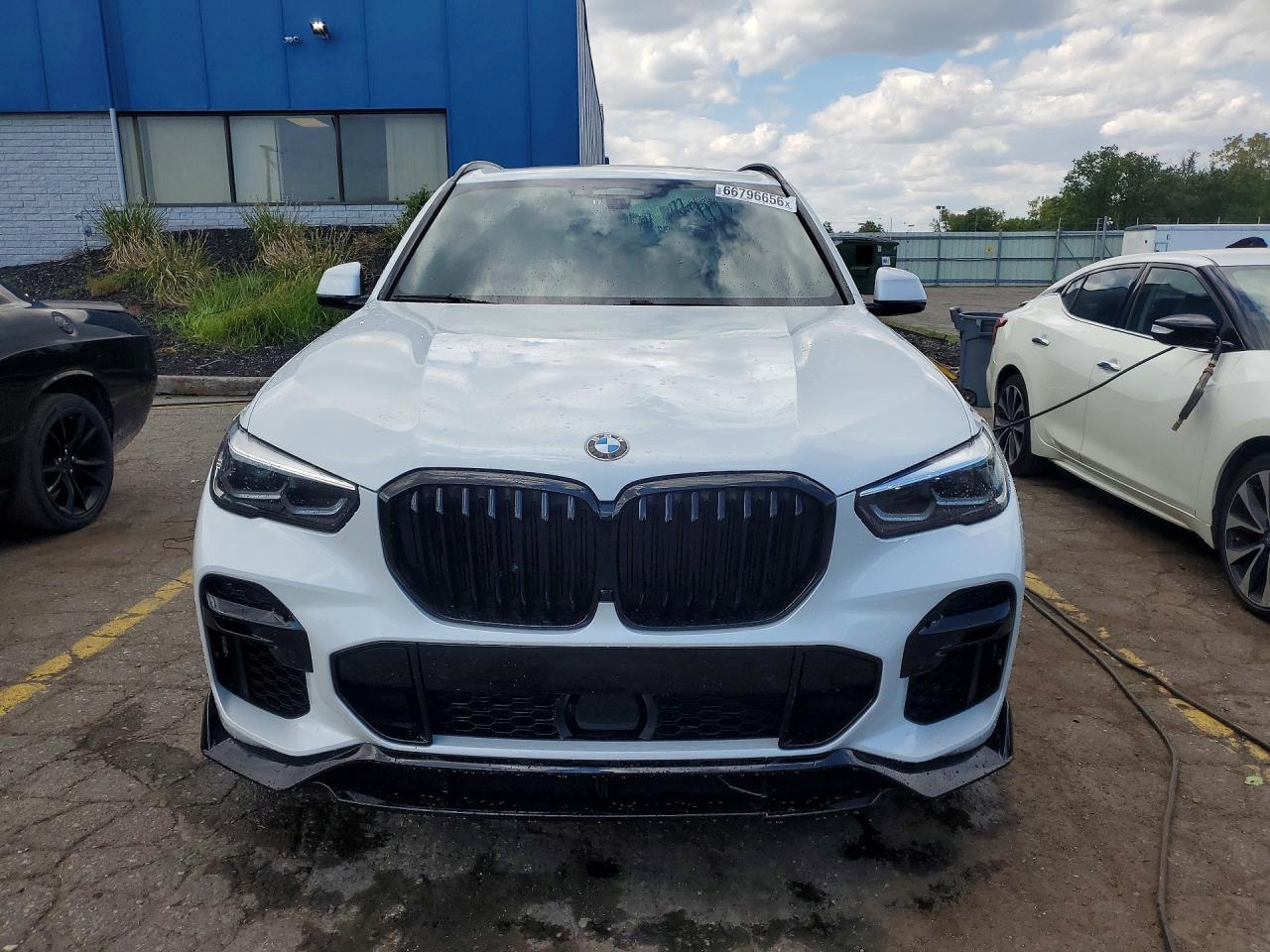 2022 BMW X5 M50I - zdjęcie 5
