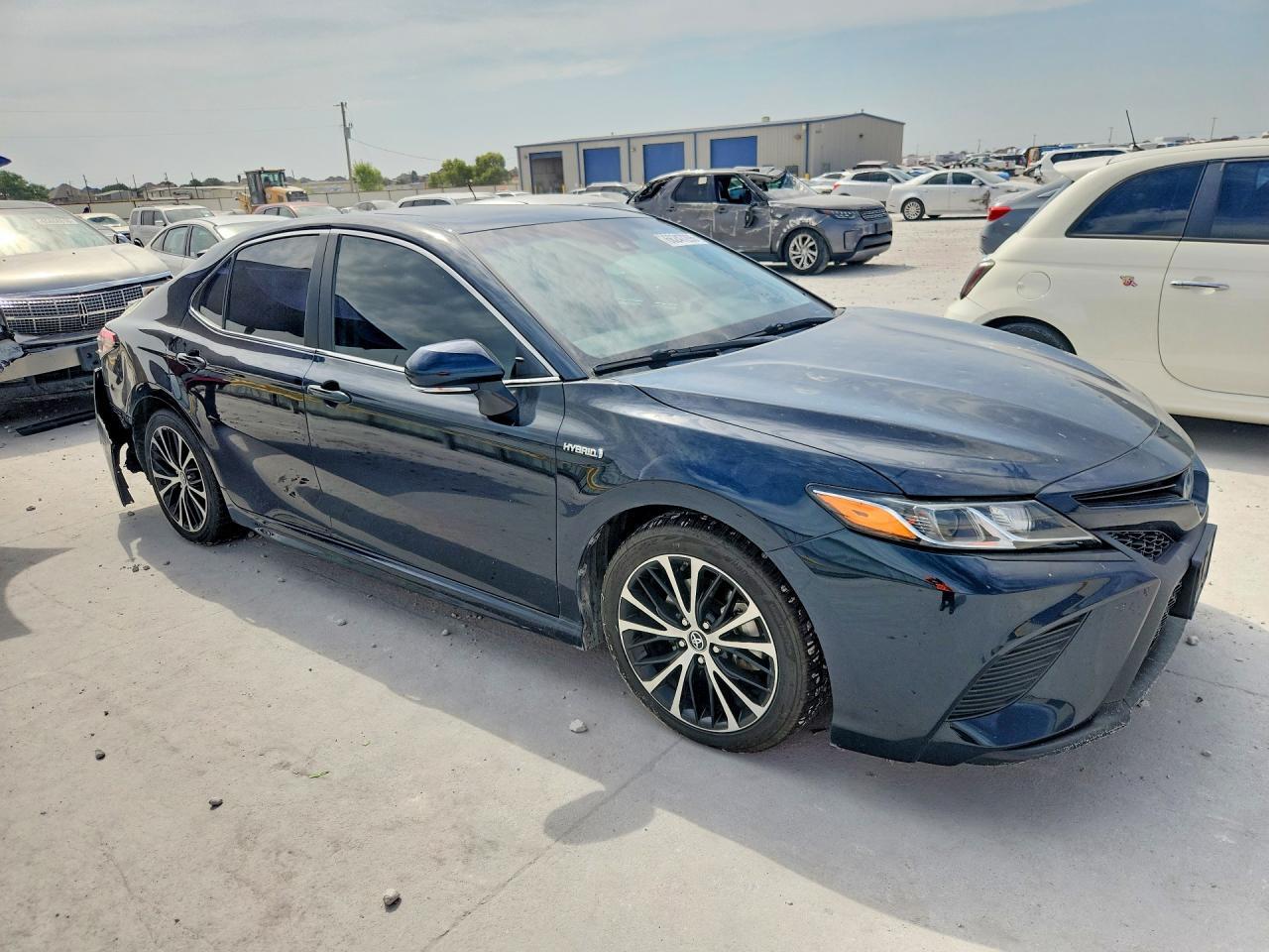 2019 Toyota Camry Hybrid Se - zdjęcie 4