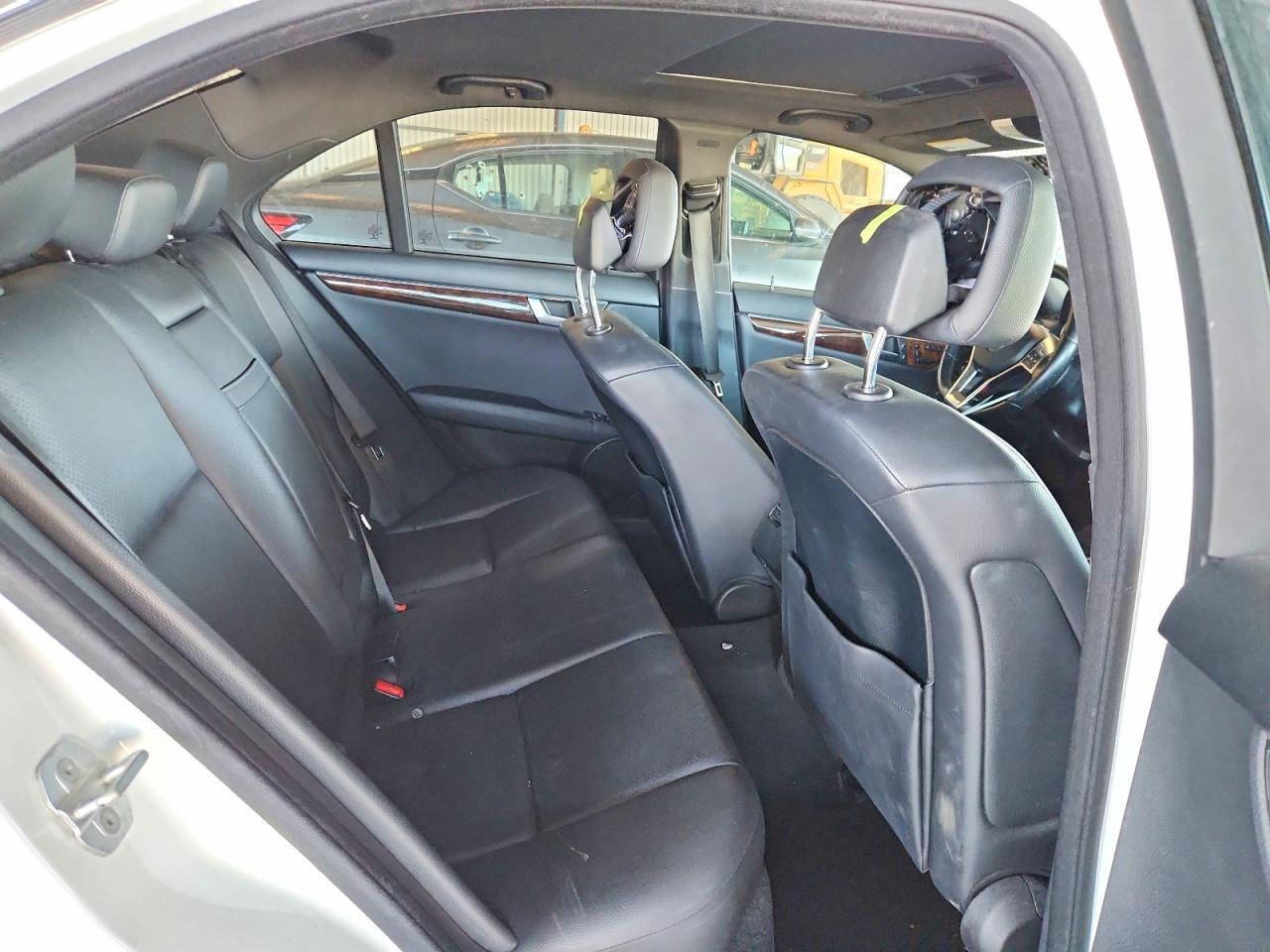 2014 Mercedes-Benz C 250 - zdjęcie 10