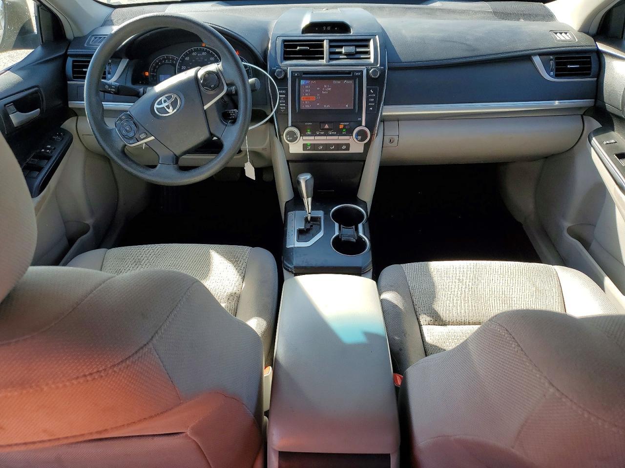 2014 Toyota Camry Le - zdjęcie 8
