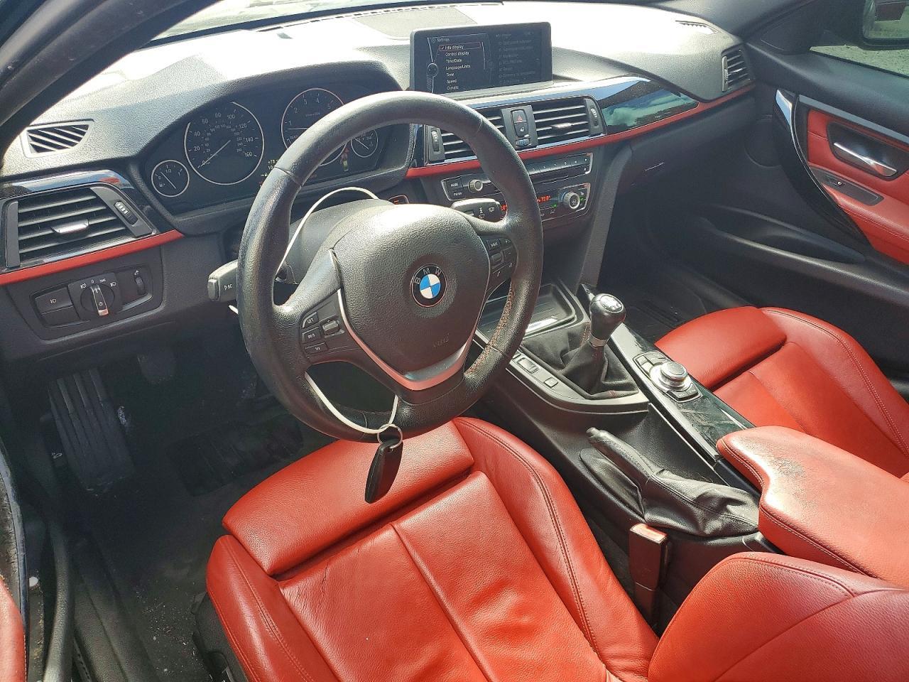 2013 BMW 335 Xi - zdjęcie 8