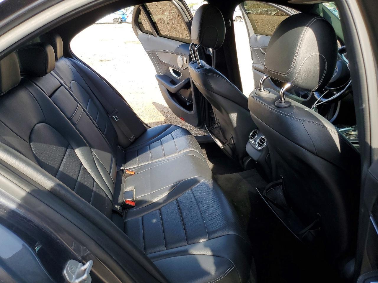 2015 Mercedes-Benz C 300 4Matic - zdjęcie 10