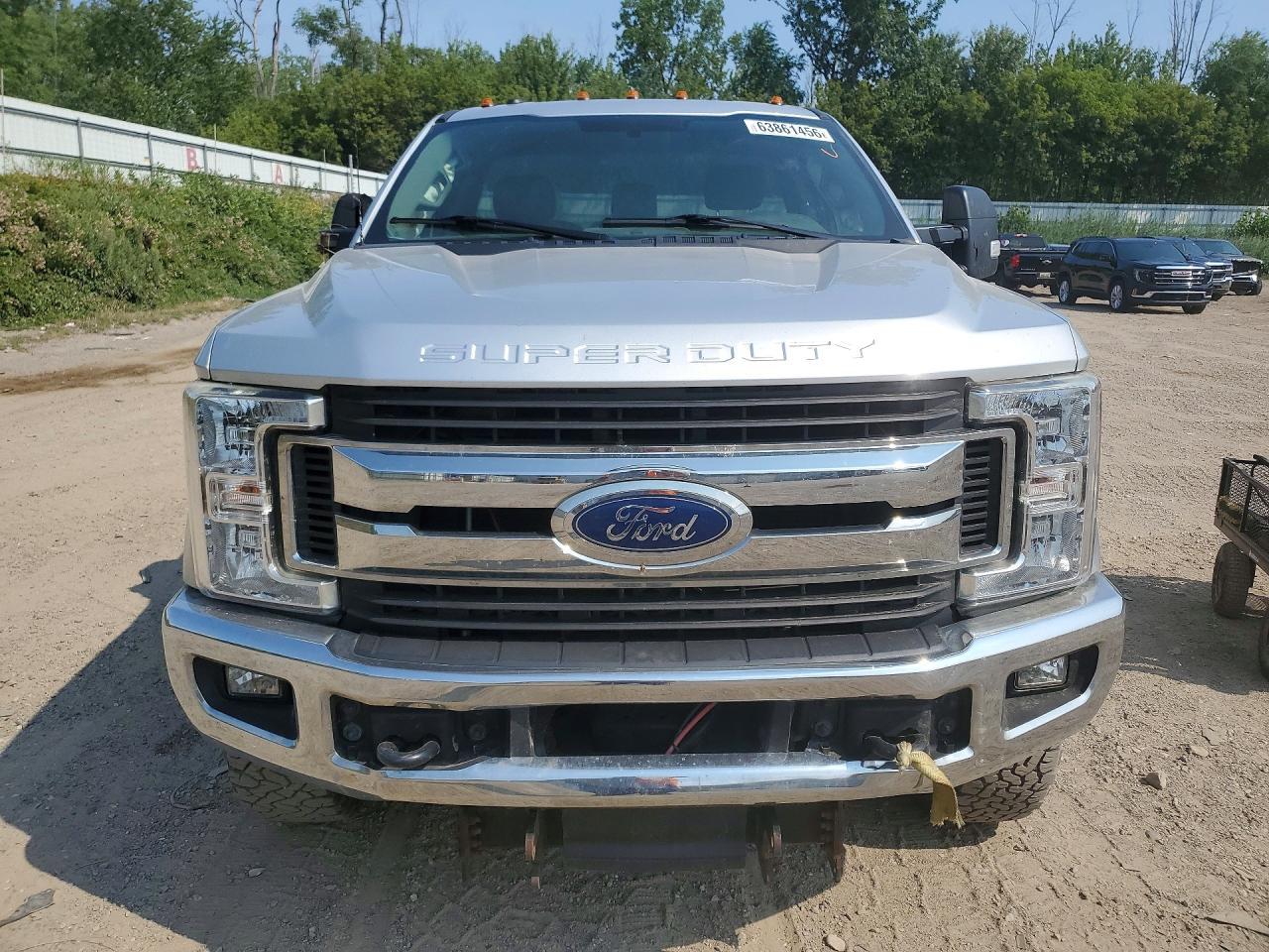 2018 Ford F250 Super Duty - zdjęcie 5