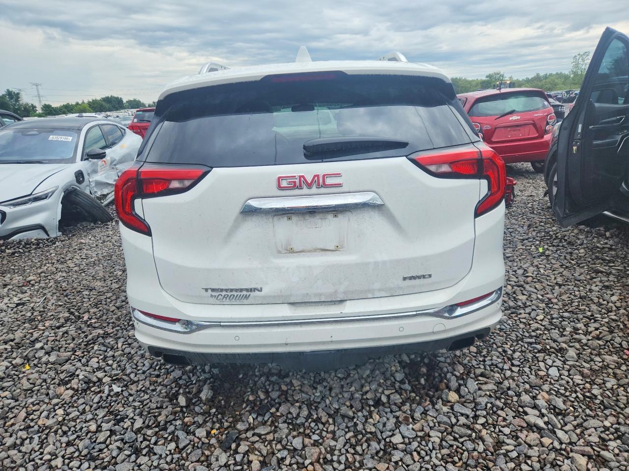 2018 GMC Terrain Denali - zdjęcie 11