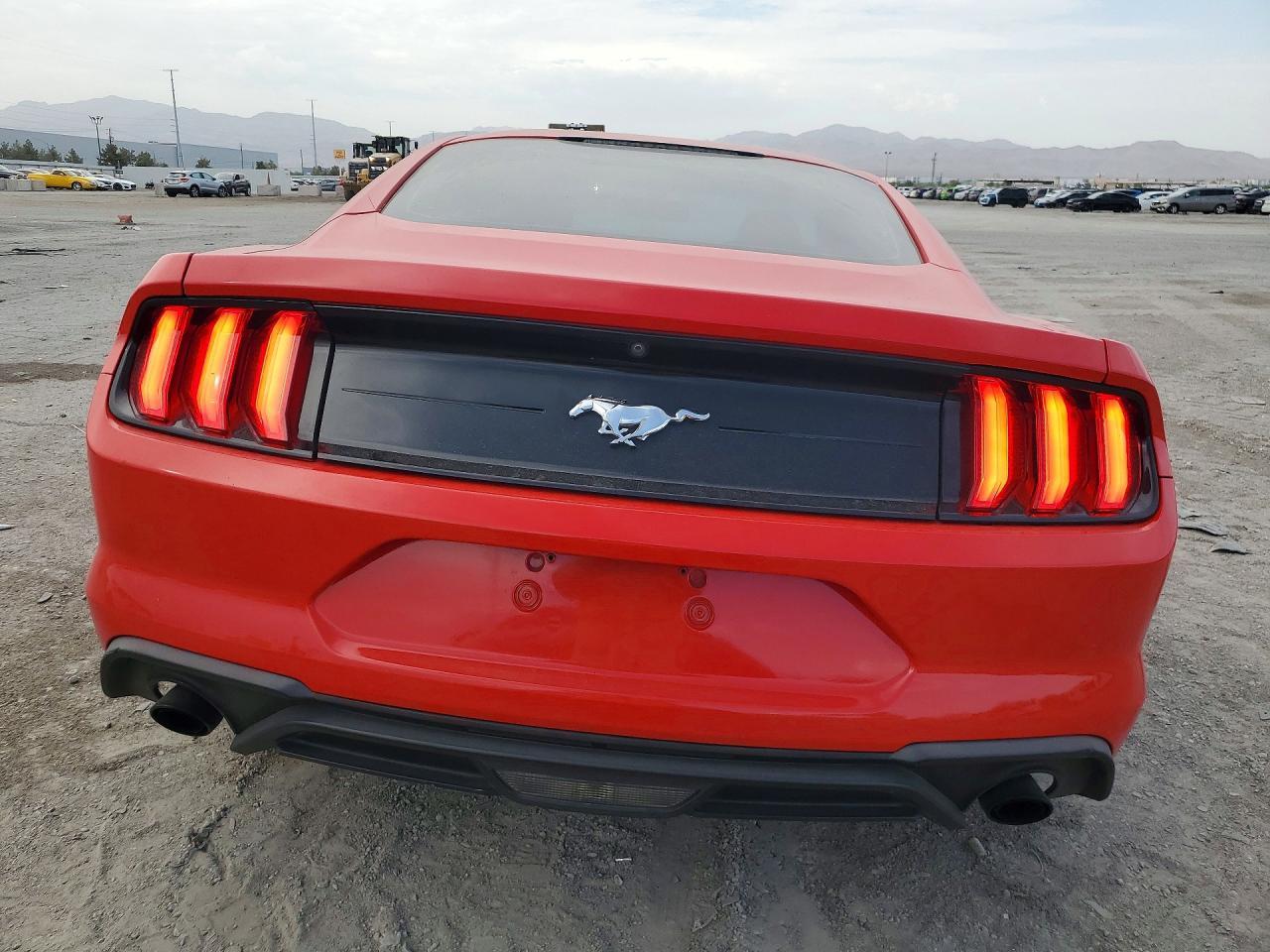 2018 Ford Mustang - zdjęcie 6