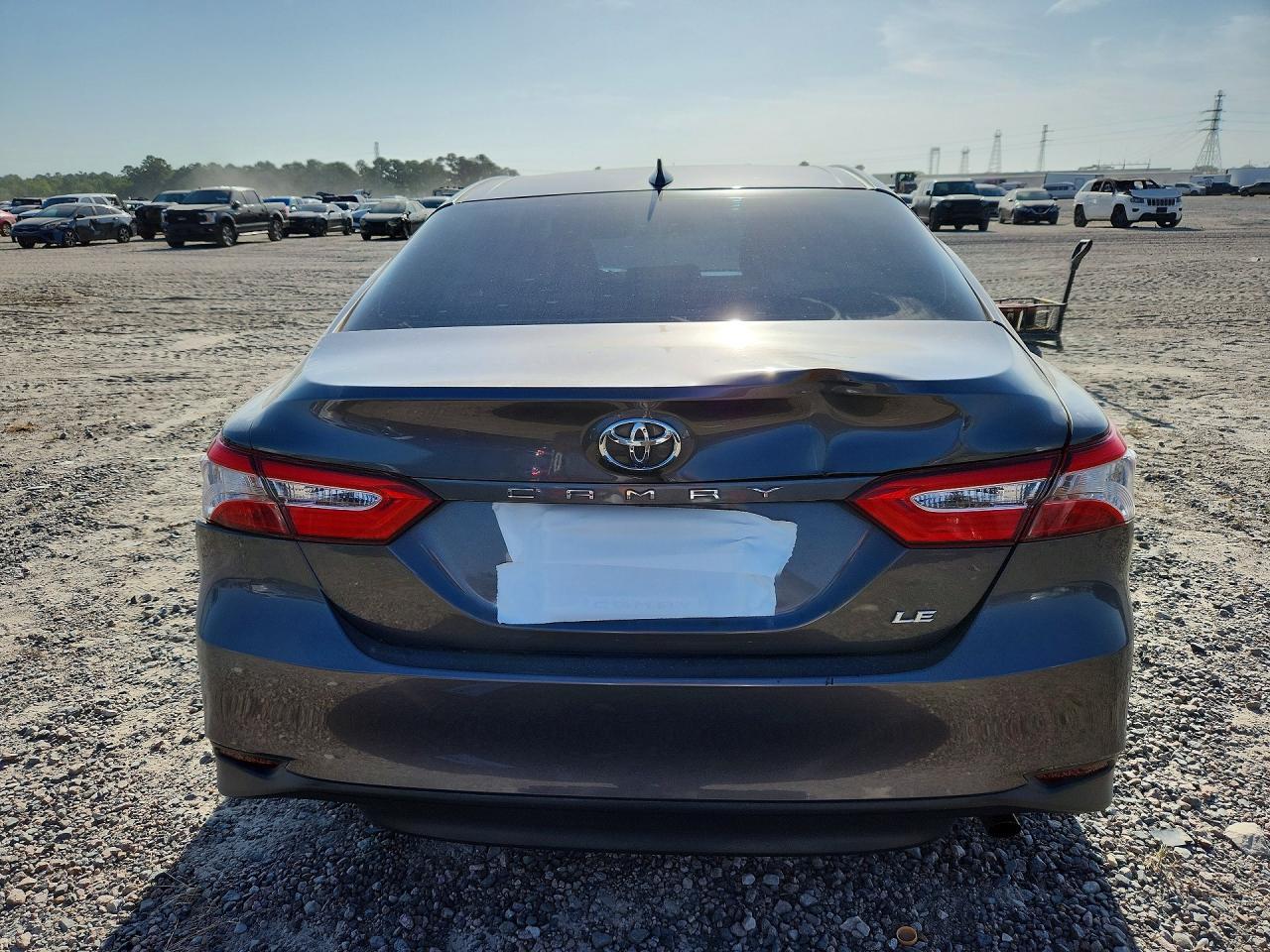 2019 Toyota Camry Le - zdjęcie 6